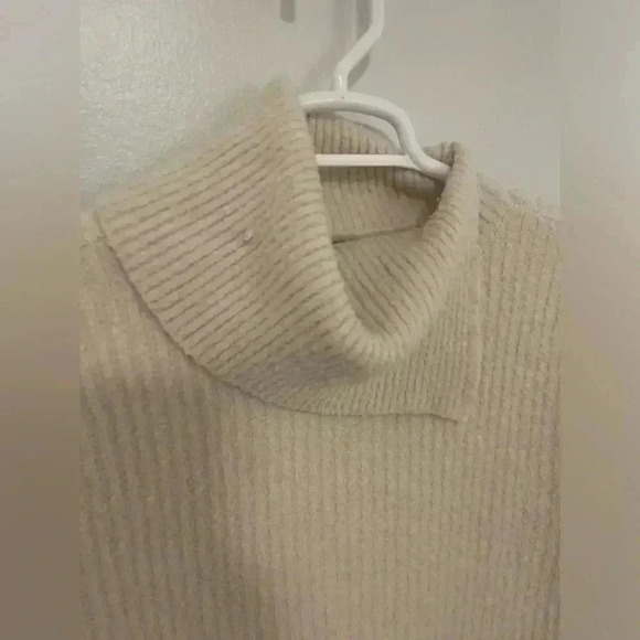 LILLA P
Easy Split Collar Sweater, Salt - Picture 6 of 11
